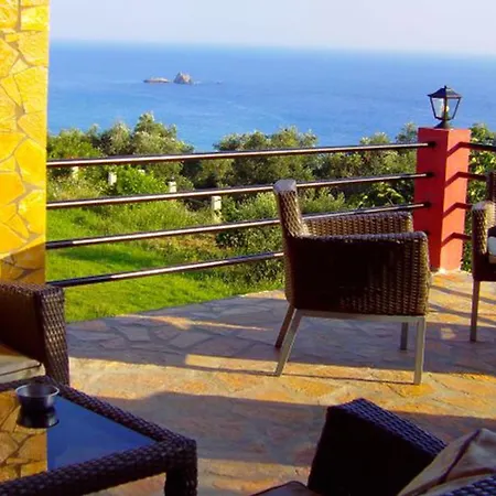 Apartment With Pool And Sea View -
