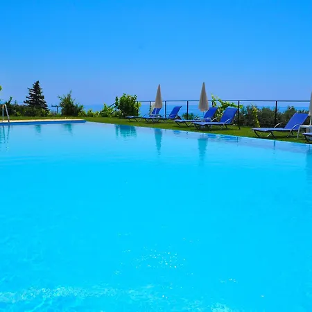 Apartment With Pool And Sea View - *