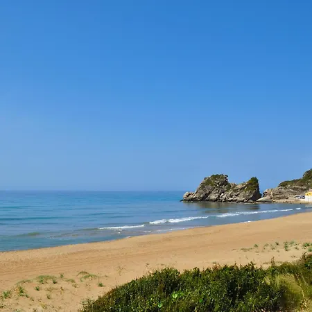 아파트 With Pool And Sea View -