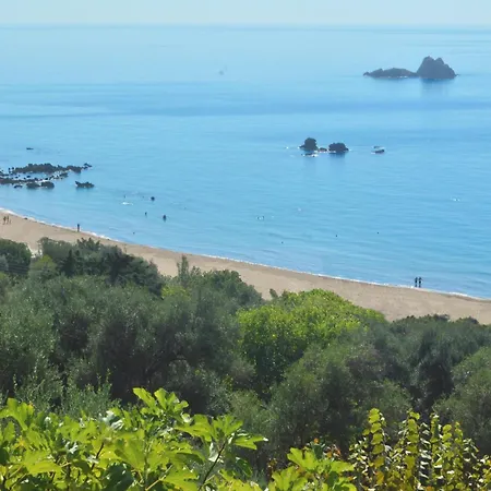 Apartmán With Pool And Sea View - *