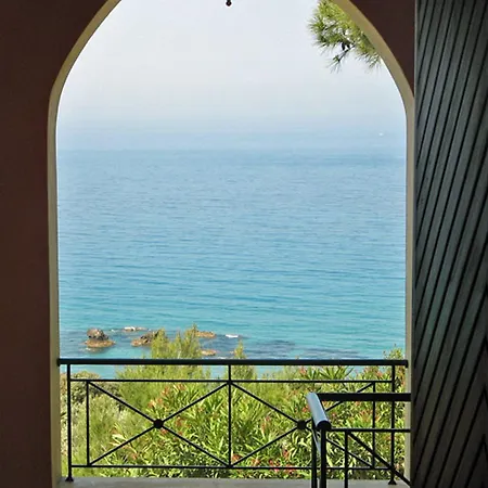 아파트 With Pool And Sea View - *