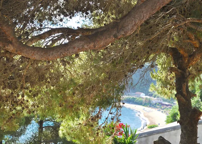 With Pool And Sea View - *
